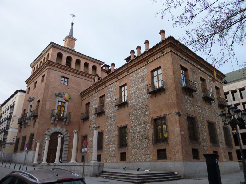 Casa de las siete chimeneas, en Madrid, España casa-siete-chimeneas-madrid.jpg